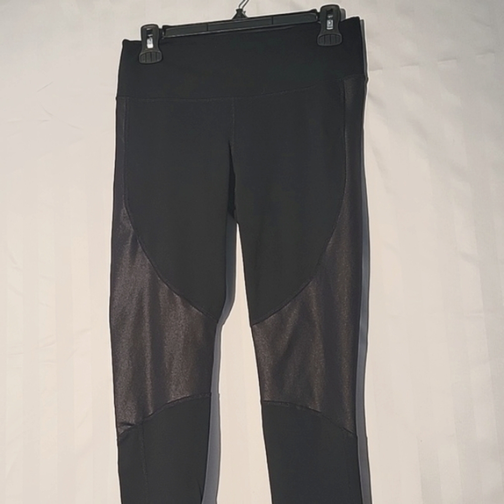 Champion Women's Black w/Faux Leather Accent & Back Waist Zipper Legging, Size M - Picture 5 of 10
